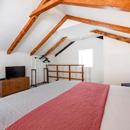 2 Bedroom Pet Friendly In Dubravica Holiday home Dubravica (Dubrovnik)