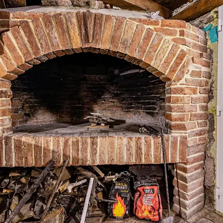 2 Bedroom Pet Friendly In Prázdninový dům