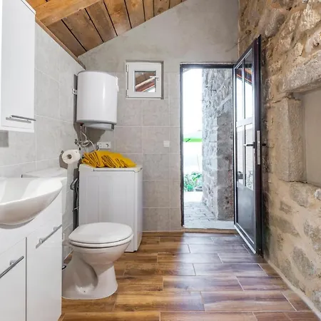 2 Bedroom Pet Friendly In Holiday home *