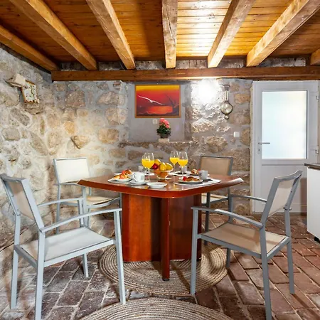2 Bedroom Pet Friendly In Dubravica * Dubravica (Dubrovnik)