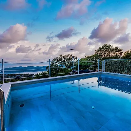2 Bedroom Pet Friendly In Dubravica Holiday home Dubravica (Dubrovnik)