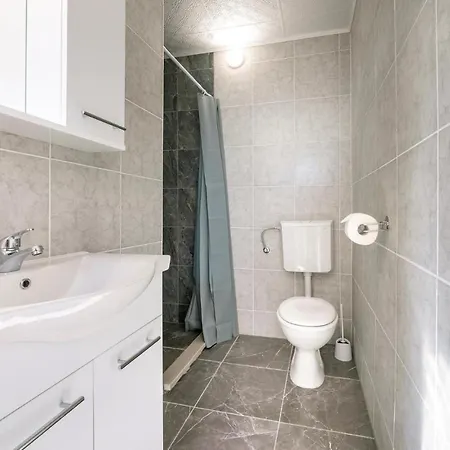 2 Bedroom Pet Friendly In Dubravica *