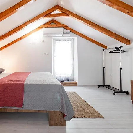 2 Bedroom Pet Friendly In
