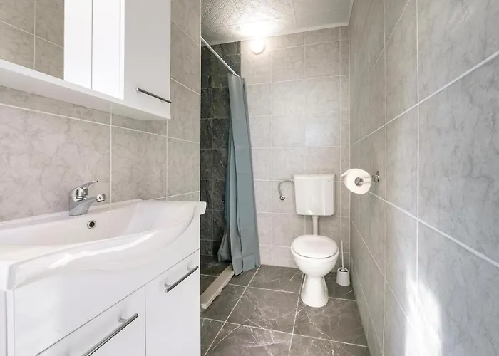 2 Bedroom Amazing In *
